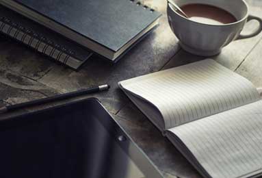 意甲：米兰前锋莱奥接受采访谈现在的米兰，我感觉今年我们会是一个真正团队